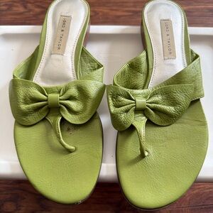 Vintage Lord & Taylor Green Leather Slides – Bow Accent Sandals, Size 6.5M